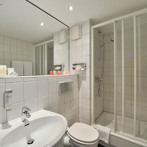 Standard Zimmer mit Kingsize-Bett